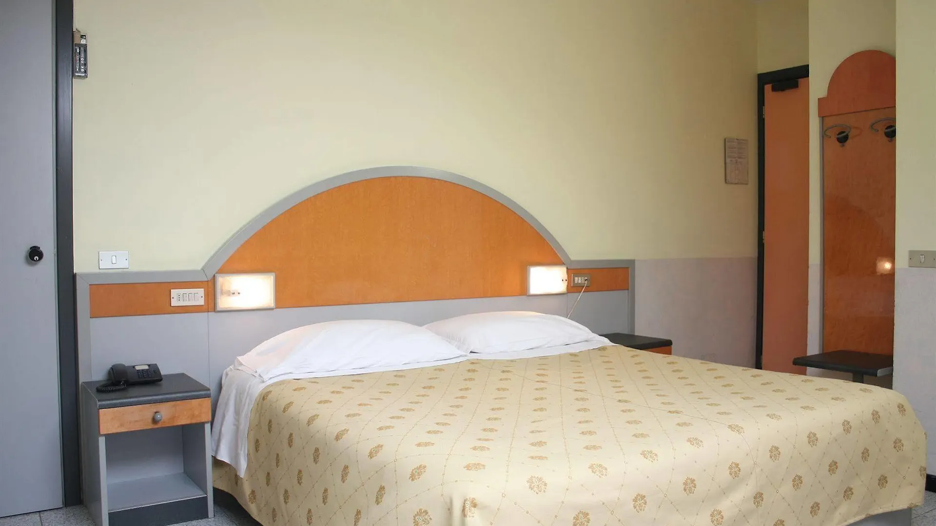 Hotel Mazzini Letojanni 3*,  Italia